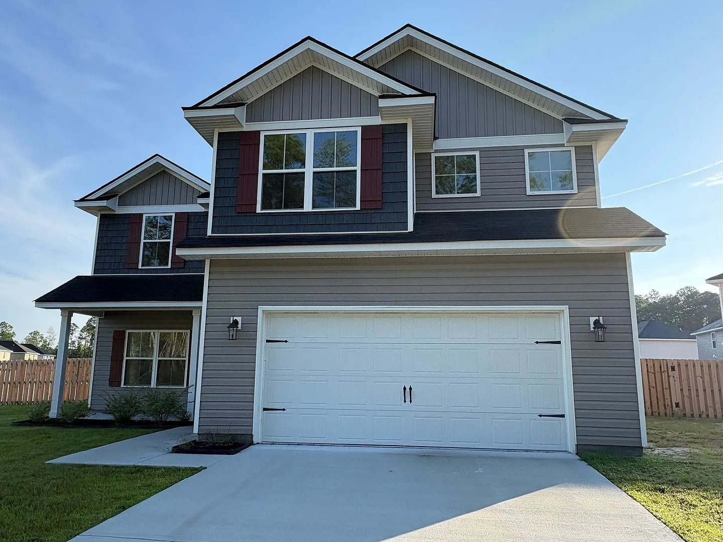 Spacious 4-bedroom/2.5 bathroom home in Griffin Park! — Photo 3