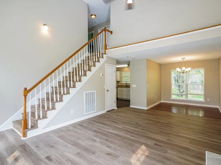 131 E Braxton Ln — Photo 5