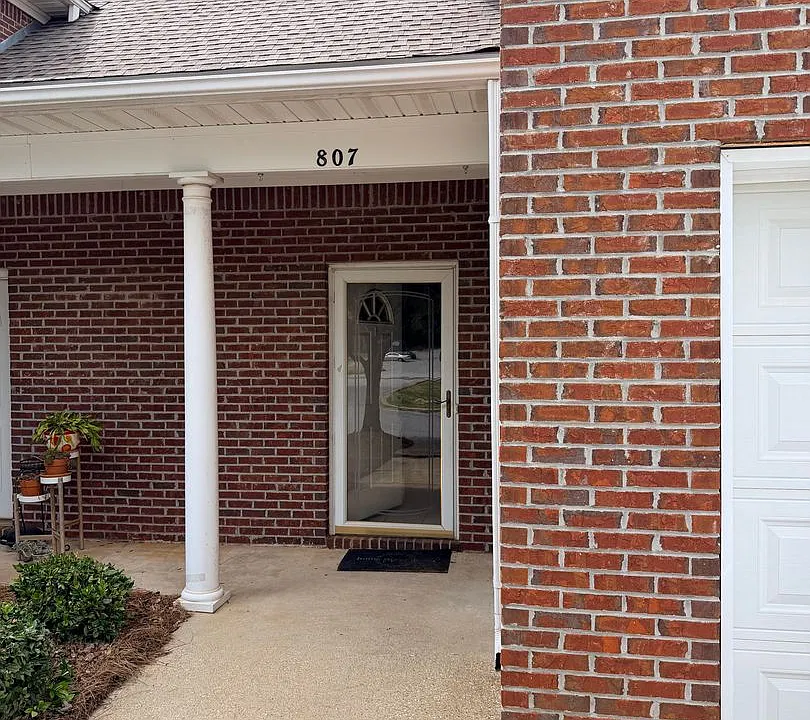 2428 E University Dr #807