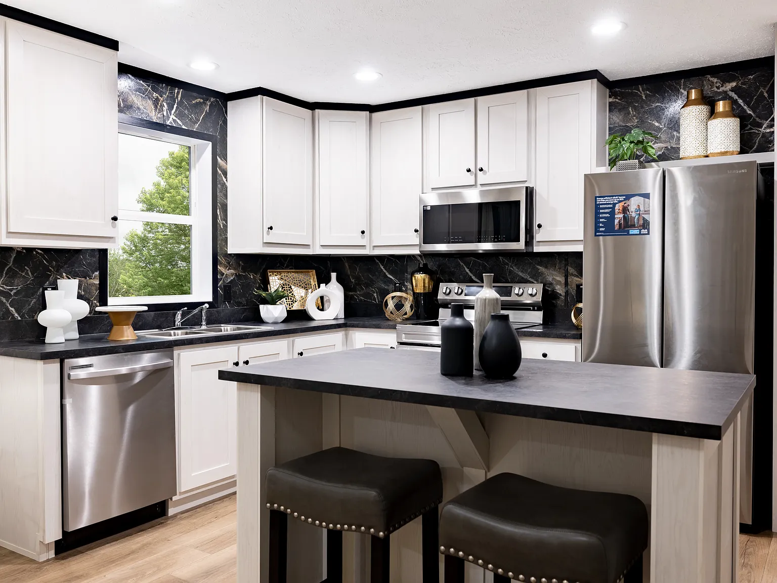 3 bed, 1216 sqft, $1,439 — Photo 3