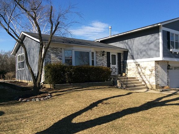 2nd image of 108 Dickinson Ct