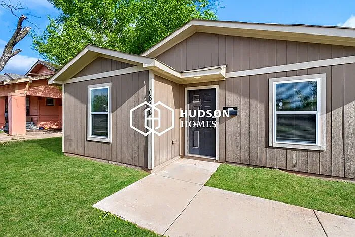 3 bed, 2.0 bath, 1090 sqft, $1,149 — Photo 3