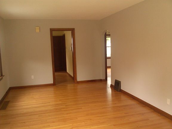 3rd image of 519 Arminda Ave