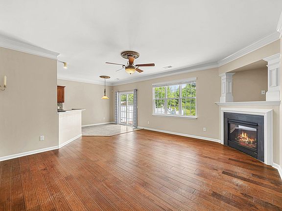 4th image of 10 Paranor Dr