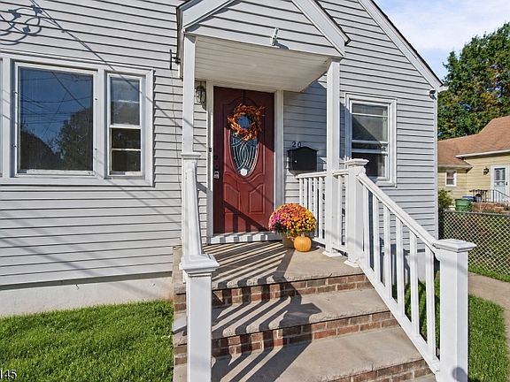 4th image of 20 Suydam Ave