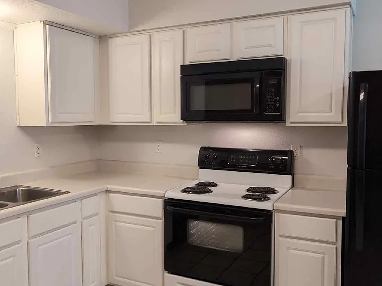 417 W King St #A — Photo 12