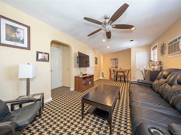 4th image of 260-24 73rd Ave