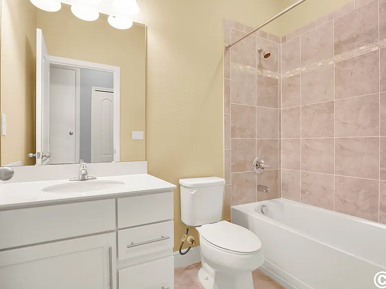 5018 Inshore Landing Dr — Photo 8
