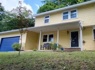 7741 Deerfield Rd, Liverpool, NY 13090