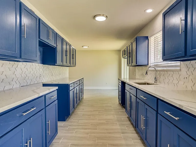 626 Arawe Cir W — Photo 8