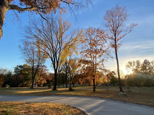 2987 Pine Grove Ln NE, Iowa City, IA 52240