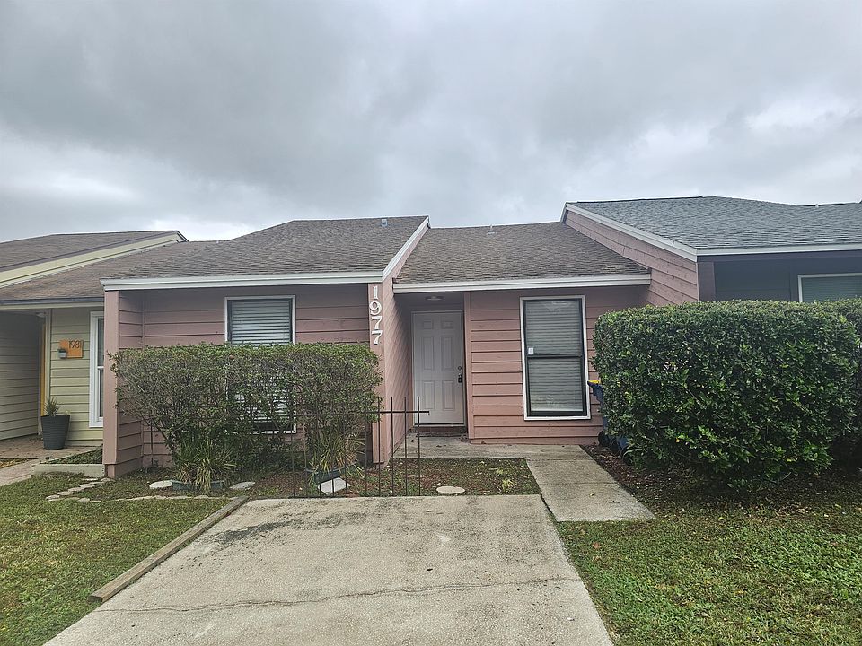 1st image of 1977 Oak Water Dr
