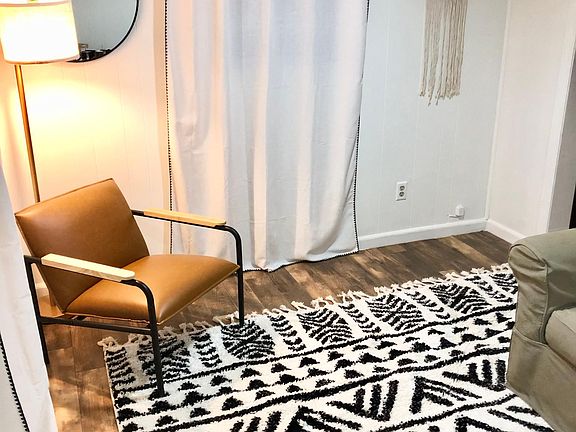 4th image of 2142 Herschel St