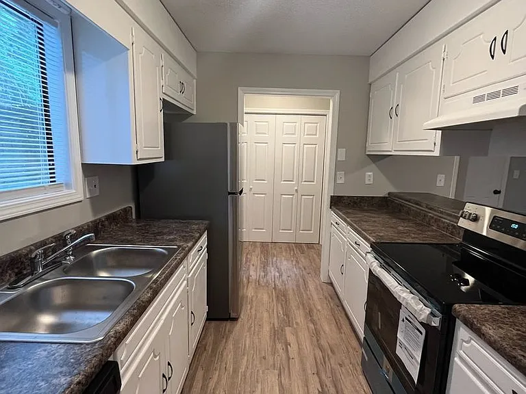 119 Freedom Dr #10 — Photo 2