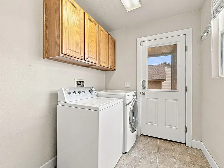 2202 Hanham Dr — Photo 30