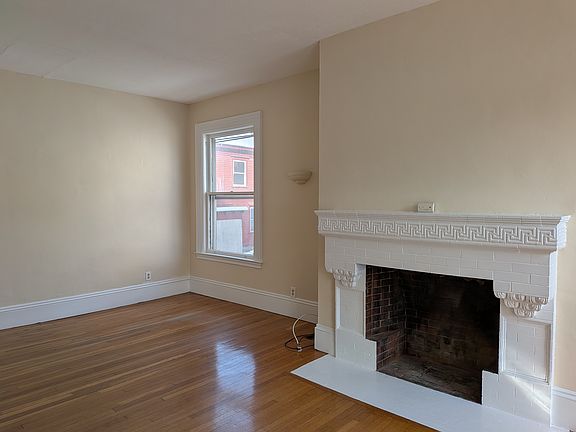 2nd image of 256 South St APT 1