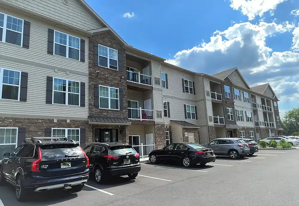 Riverview West — Photo 2