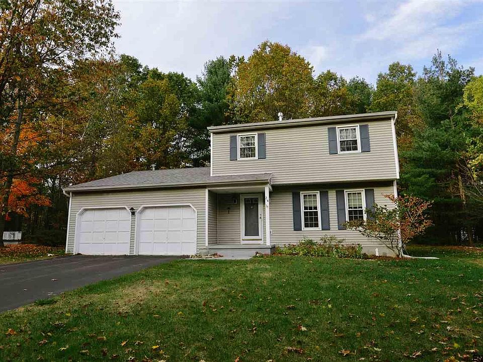 1st image of 24 Pinehollow Dr