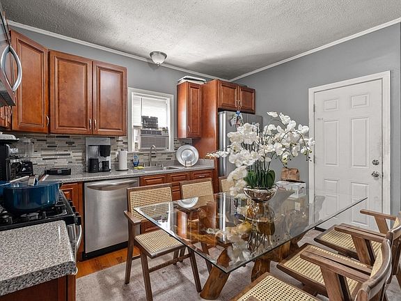 5th image of 452 N Montello St