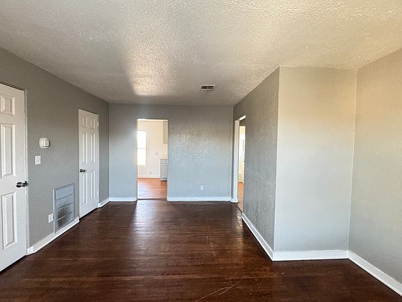 3rd image of 2030 NW 25th St APT 4