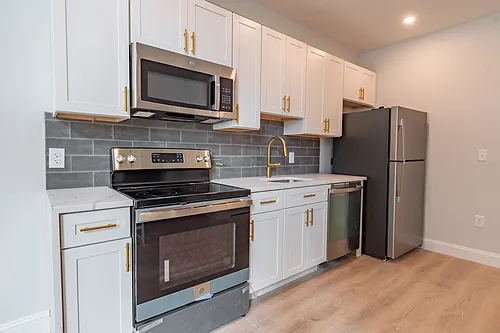146 Main St #101 Photo 1
