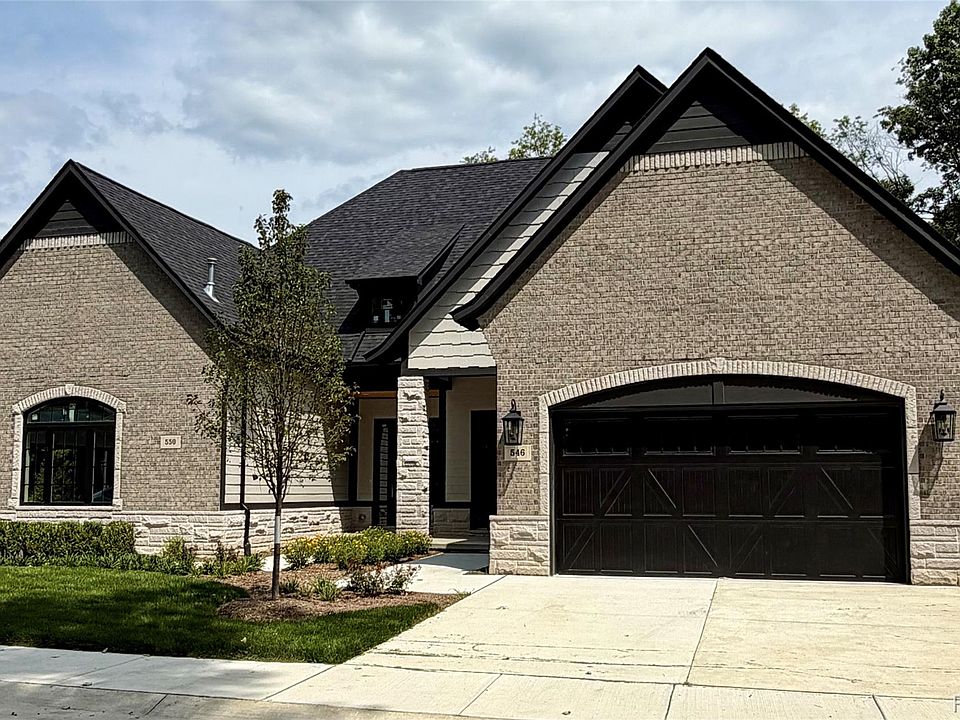 1st image of 546 Maplehill Rd