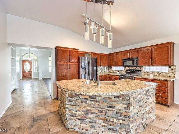 2nd image of 1675 English Rose Dr