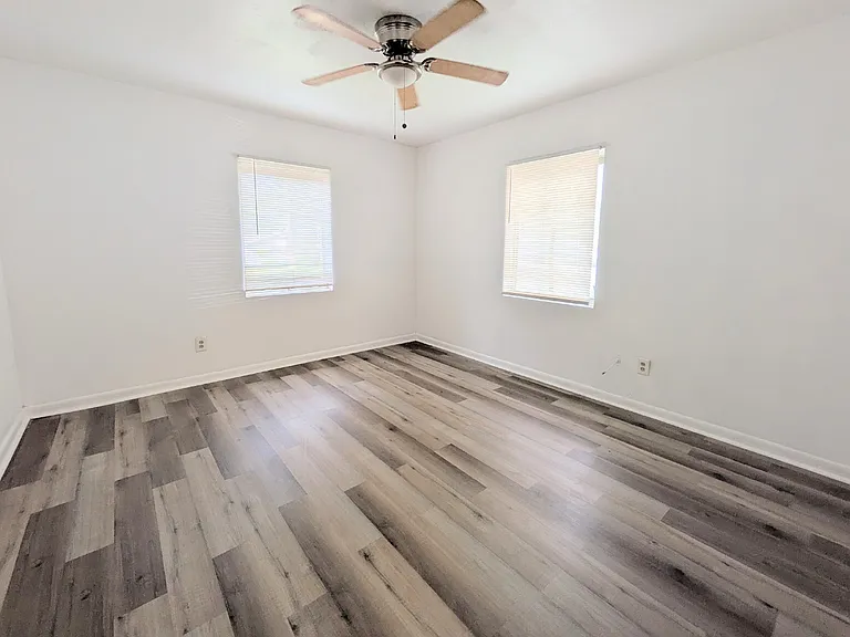 7436 Grant Ave — Photo 6