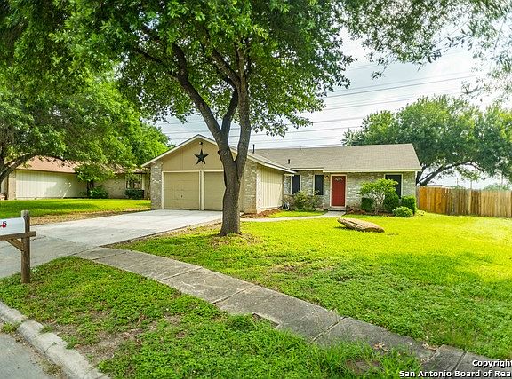 2nd image of 4715 Crested Rock Dr