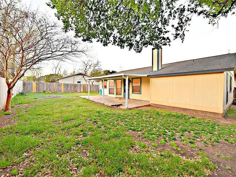 805 Lone Tree Ct — Photo 17