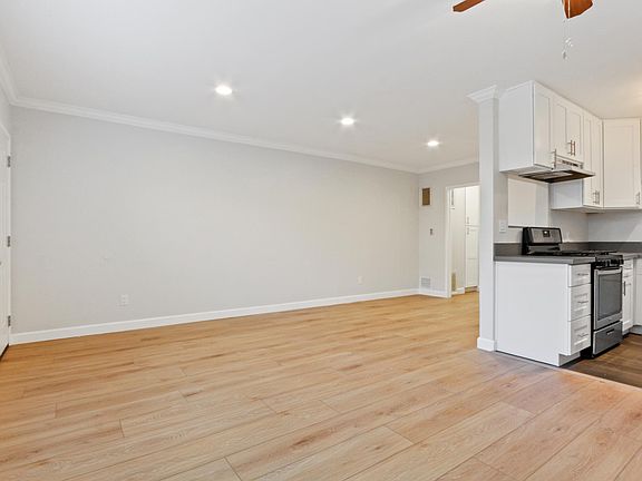 3rd image of 12630 Caswell Ave APT 4