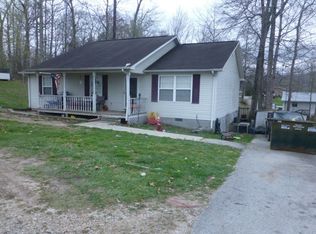 201 Kay Springs Cir, Jacksboro, TN 37757