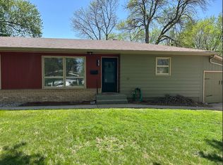 839 NE 1st St, Madison, SD 57042