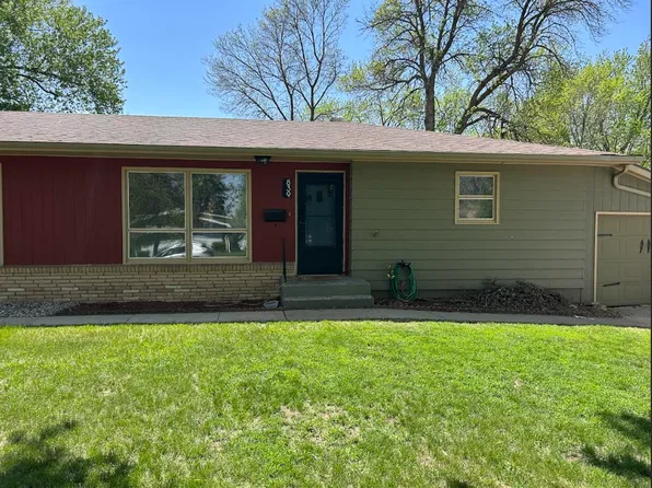 839 NE 1st St, Madison, SD 57042