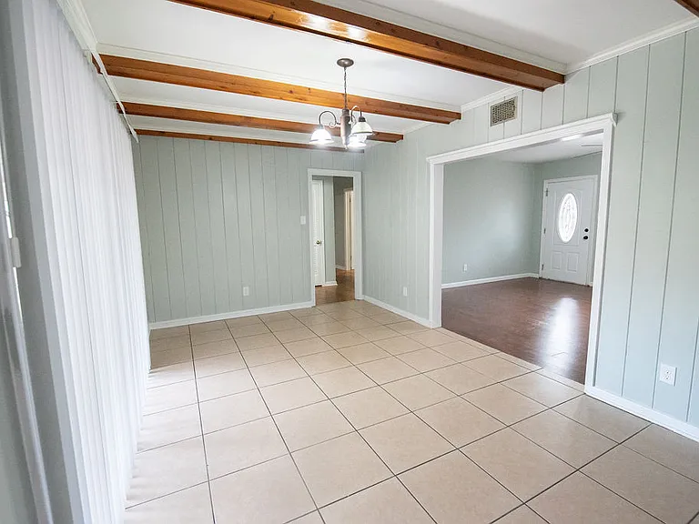 4361 Montclair Cir E — Photo 18