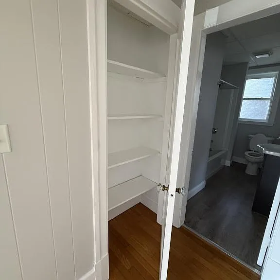 476 Locust St — Photo 4