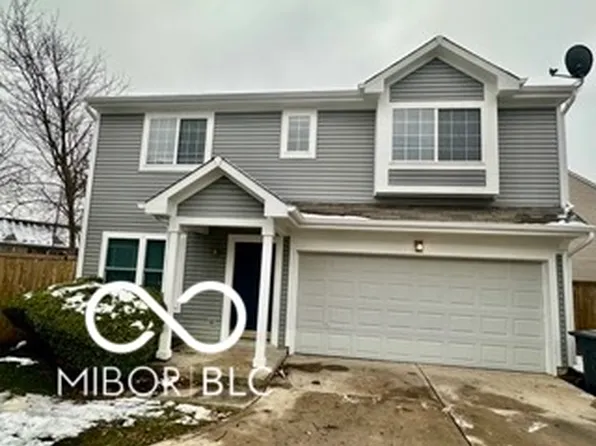 623 Scotch Pine Dr, Greenwood, IN 46143