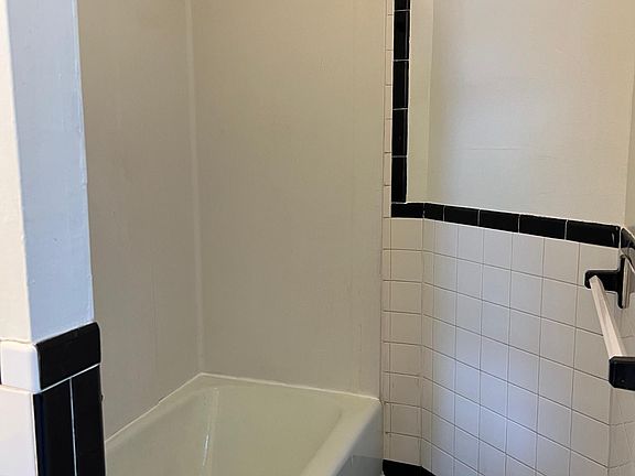 5th image of 324 Merrimac St #1