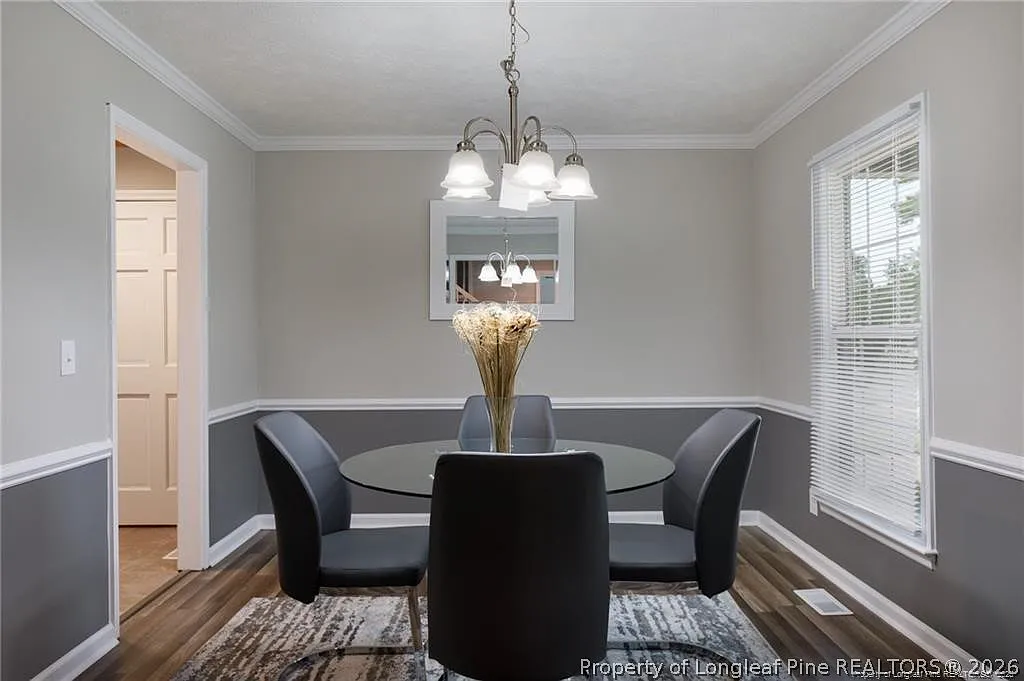 4 bed, 2.5 bath, 2583 sqft, $2,300 — Photo 4