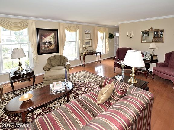 4th image of 6056 Burkewood Way