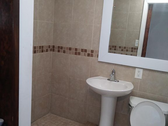 Bathroom / Walk-in shower