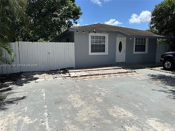 2nd image of 6104 Pierce St #6104