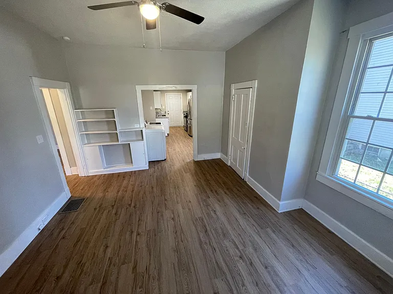6313 Chandler St — Photo 3