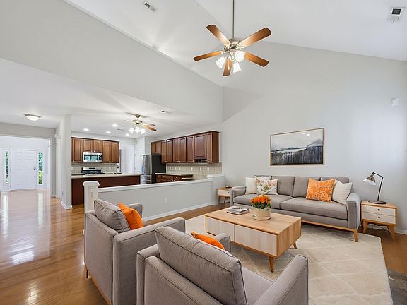 3rd image of 5027 Isabella Cannon Dr