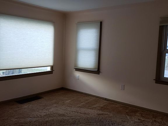 2nd image of 3368 College Ave NE