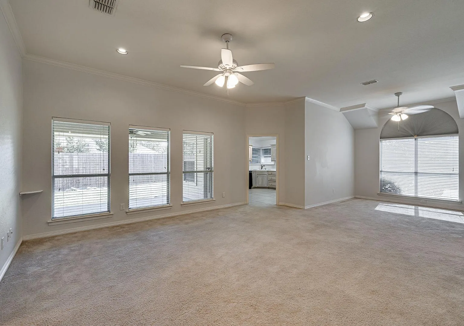 1644 Greenway Ct — Photo 4