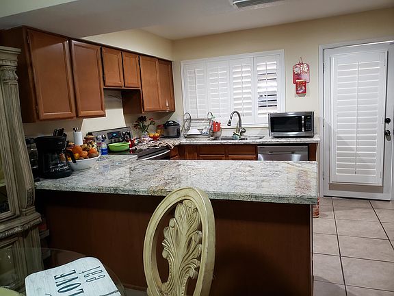 4th image of 8639 W Lawrence Ln