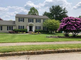 33 Douglas Dr, Long Valley, NJ 07853