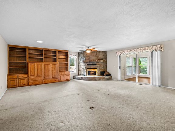 4th image of 4 Huskins Cir