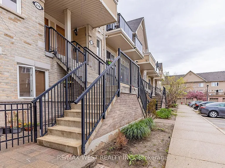 4975 Southampton Dr #218 — Photo 1